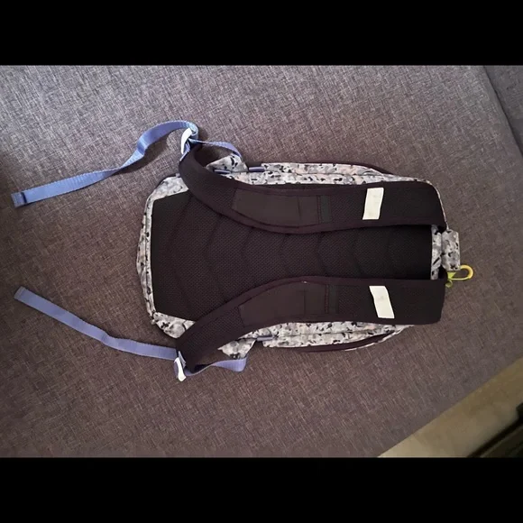 SOLD‼️SOLD‼️Lululemon backpack - Picture 4 of 10